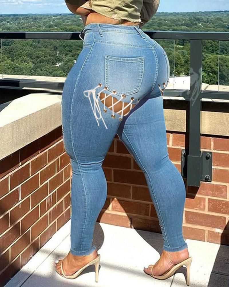 NICE PHAT ASS IN JEANS